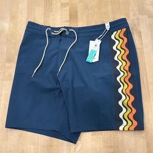Vissla Asymm 17.5” Boardshorts Men’s Size 33